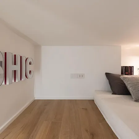 Shic - The Smallest House In The - A Unique Design Experience