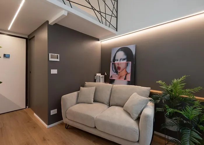 Апартаменты Shic - The Smallest House In The - A Unique Design Experience *