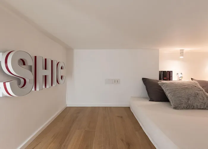 Shic - The Smallest House In The - A Unique Design Experience
