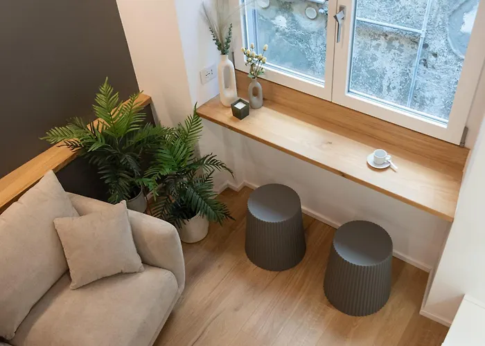 Apartment Shic - The Smallest House In The - A Unique Design Experience *