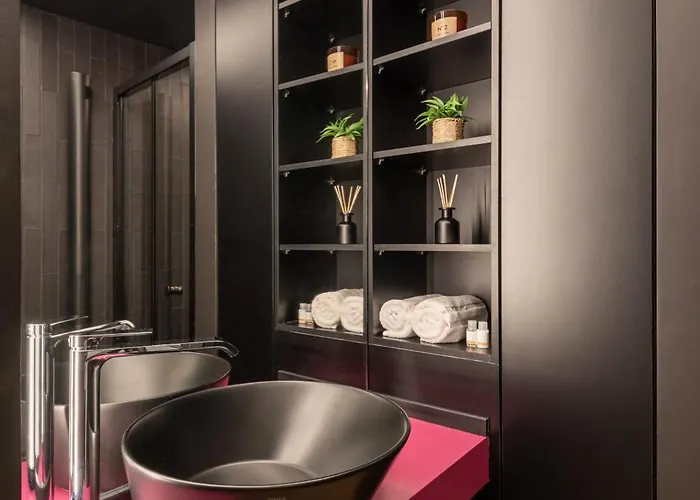 Apartment Shic - The Smallest House In The - A Unique Design Experience *